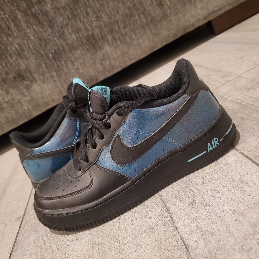 Nike Air Force 1 Size 6 (youth) UK Size 5.5 Condition : Used in Excellent Cond